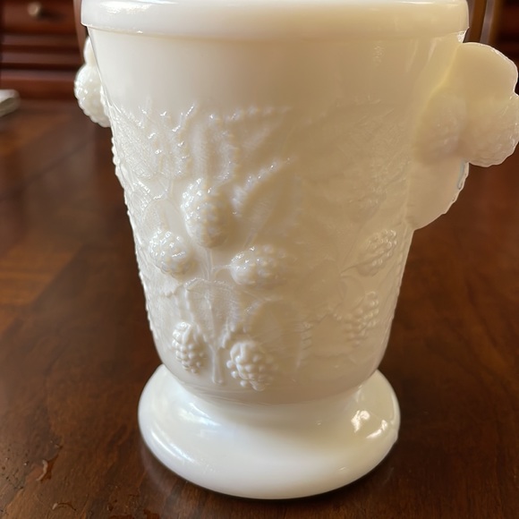 Antique EAPG Hobbs Brockunier MILK GLASS Spooner ca 1870 blackberry pattern - Picture 5 of 9